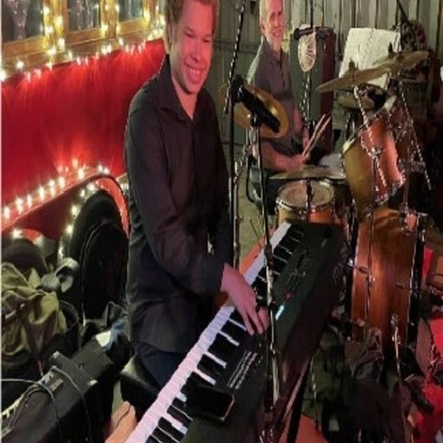 Sept 22 — Piano-Vocalist